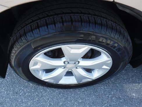 Used 2014 Subaru Forester 2.5i Limited w/ Popular Package #2 AWD/4WD image 4