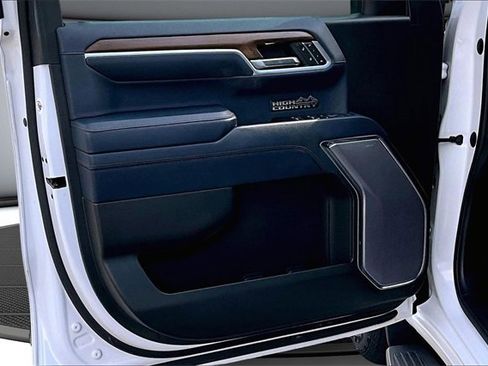 Used 2022 Chevrolet Silverado 1500 High Country w/ Z71 Off-Road Package image 21