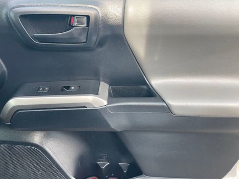Used 2019 Toyota Tacoma SR5 image 21