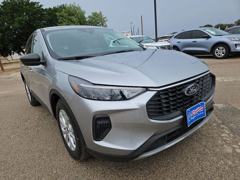 Used 2023 Ford Escape Active w/ Tech Pack #1 FWD image 2