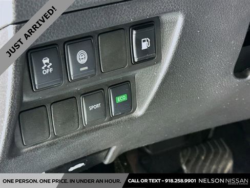 Used 2020 Nissan Rogue S w/ Special Edition Package FWD image 10
