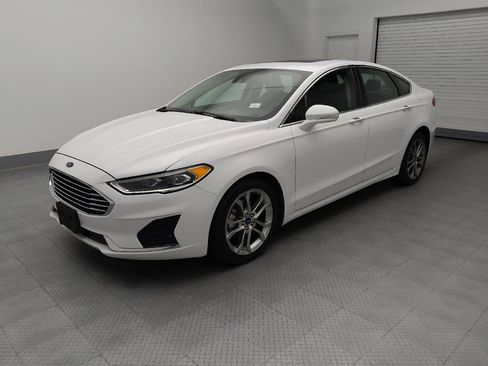 Used 2019 Ford Fusion SEL FWD image 2