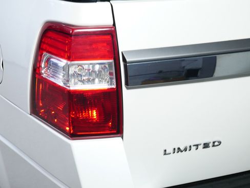 Used 2017 Ford Expedition EL Limited w/ Equipment Group 301A AWD/4WD image 17