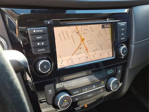 Used 2019 Nissan Rogue SV w/ Premium Package AWD/4WD image 21
