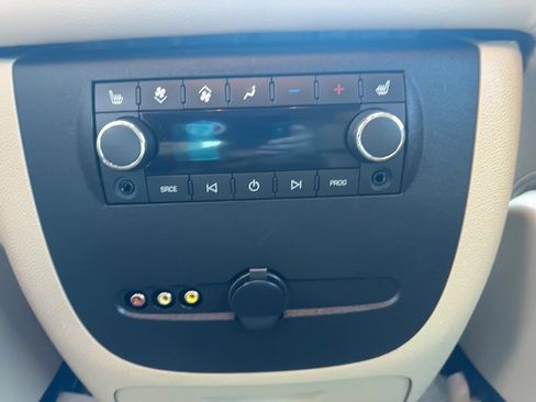 Used 2011 Chevrolet Tahoe LTZ image 18