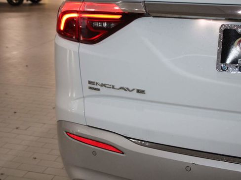 Used 2024 Buick Enclave Premium image 7