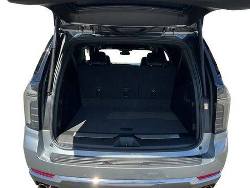 Certified 2025 Chevrolet Suburban Premier AWD/4WD image 18