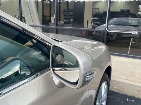 Used 2011 Lexus ES 350 FWD image 23