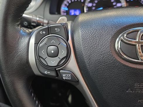 Used 2014 Toyota Camry SE FWD image 16