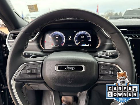 Certified 2023 Jeep Grand Cherokee Altitude image 8