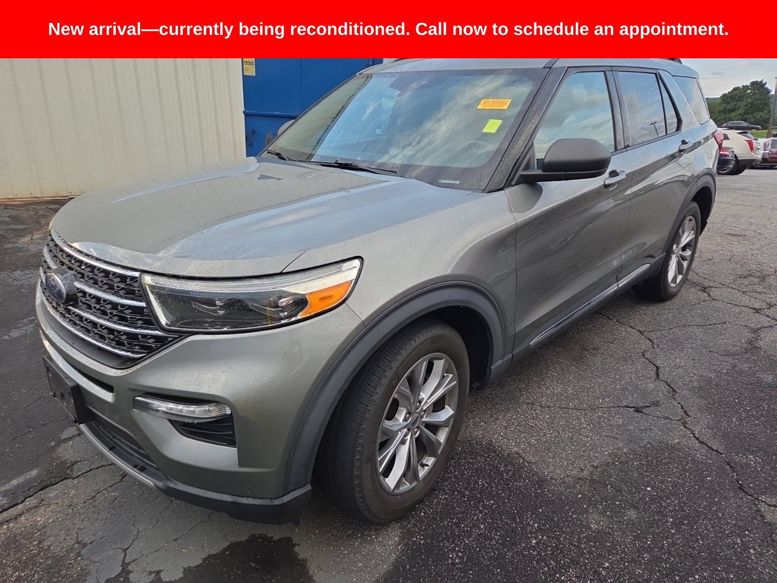 Used 2020 Ford Explorer XLT w/ Equipment Group 202A AWD/4WD image 2
