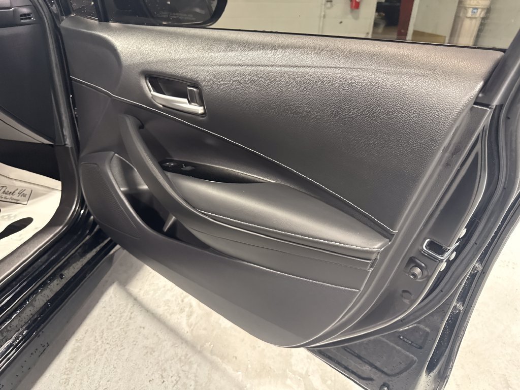 Used 2022 Toyota Corolla SE FWD image 32