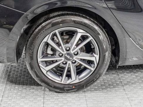Used 2024 Kia Forte LXS FWD image 32