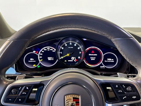 Used 2022 Porsche Cayenne E-Hybrid image 15