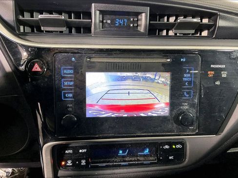 Used 2017 Toyota Corolla LE image 30