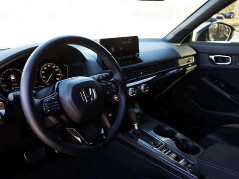 Used 2025 Honda Civic Sport image 16