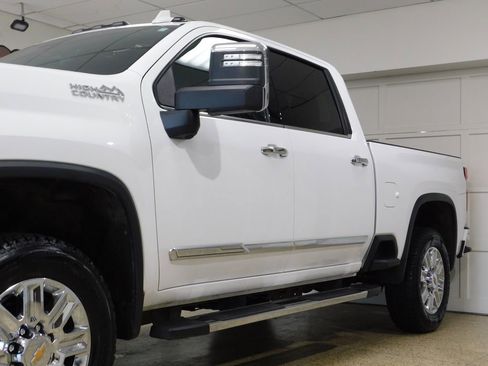 Used 2024 Chevrolet Silverado 2500 High Country w/ Technology Package AWD/4WD image 20