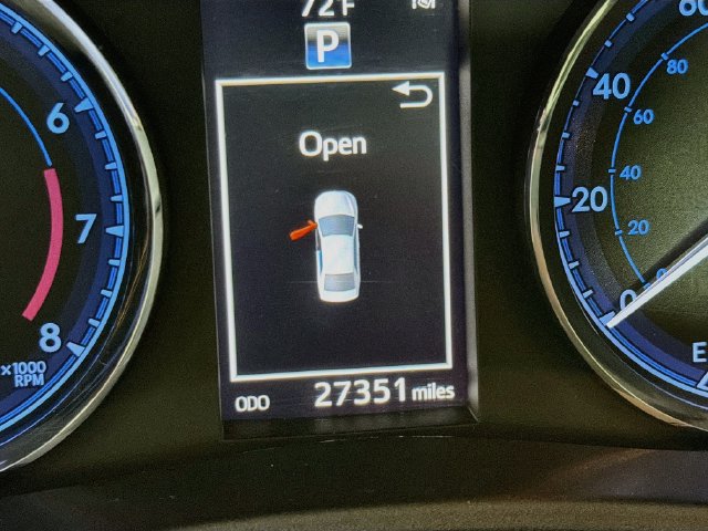 Used 2018 Toyota Corolla XSE w/ Carpet Mat Package (TMS) FWD image 17