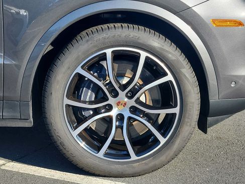 Used 2025 Porsche Cayenne E-Hybrid AWD/4WD image 8