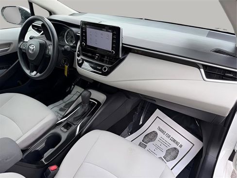 Used 2021 Toyota Corolla LE image 16