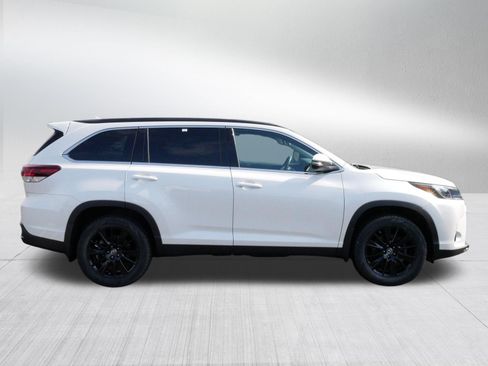 Used 2019 Toyota Highlander SE AWD/4WD image 8