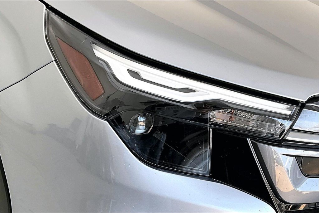Used 2025 Subaru Forester Premium AWD/4WD image 36