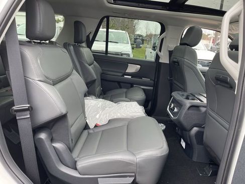 New 2026 Ford Expedition Active image 24