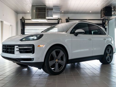 New 2025 Porsche Cayenne AWD/4WD image 1
