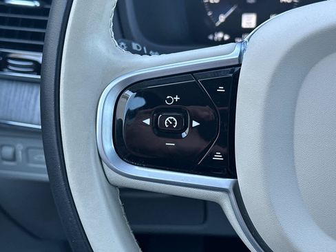 Used 2022 Volvo XC90 T8 Inscription image 29