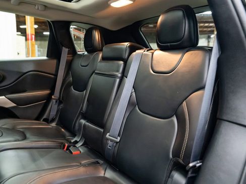 Used 2017 Jeep Cherokee Limited AWD/4WD image 27