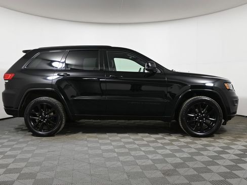 Used 2018 Jeep Grand Cherokee Altitude image 8