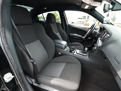 Used 2022 Dodge Charger R/T w/ Blacktop Package image 29