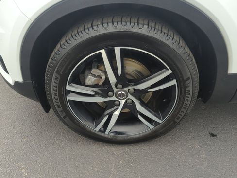 Used 2021 Volvo XC40 T5 R-Design w/ Climate Package image 25