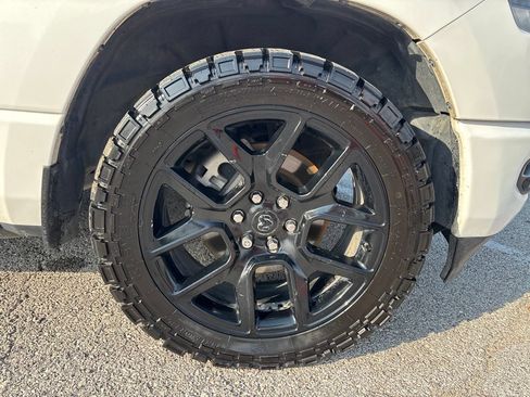 Used 2023 RAM 1500 Laramie AWD/4WD image 10
