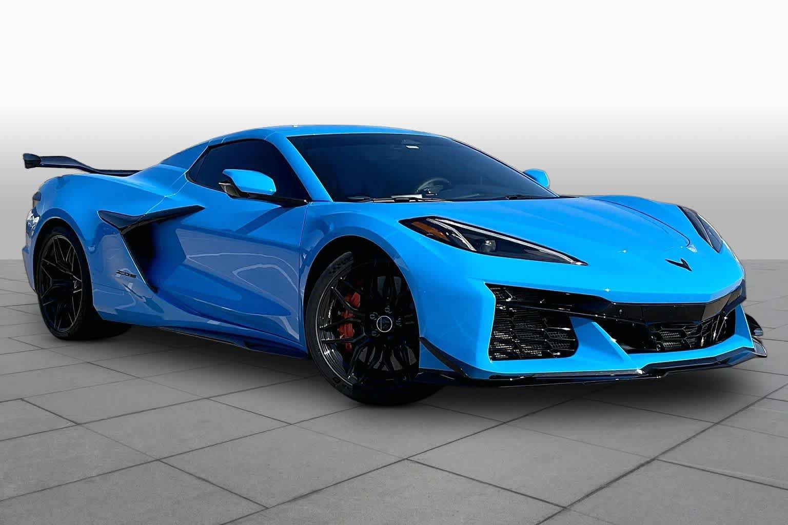 Used 2024 Chevrolet Corvette Z06 w/ Z07 Performance Package RWD image 4