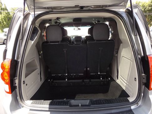 Used 2017 Dodge Grand Caravan SXT FWD image 25