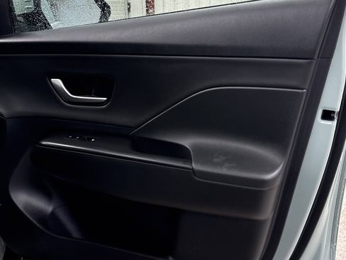 Used 2024 Hyundai Kona Limited image 21