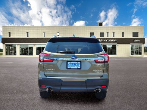 Used 2023 Subaru Ascent Limited w/ Technology Package AWD/4WD image 4