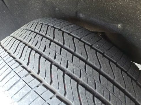 Used 2024 GMC Yukon XL Denali w/ Advanced Technology Package image 11