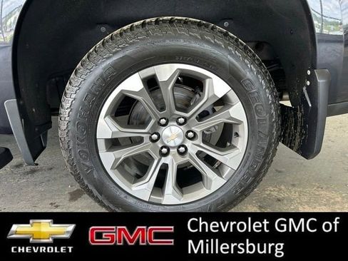 Used 2022 Chevrolet Silverado 1500 High Country w/ Technology Package AWD/4WD image 11