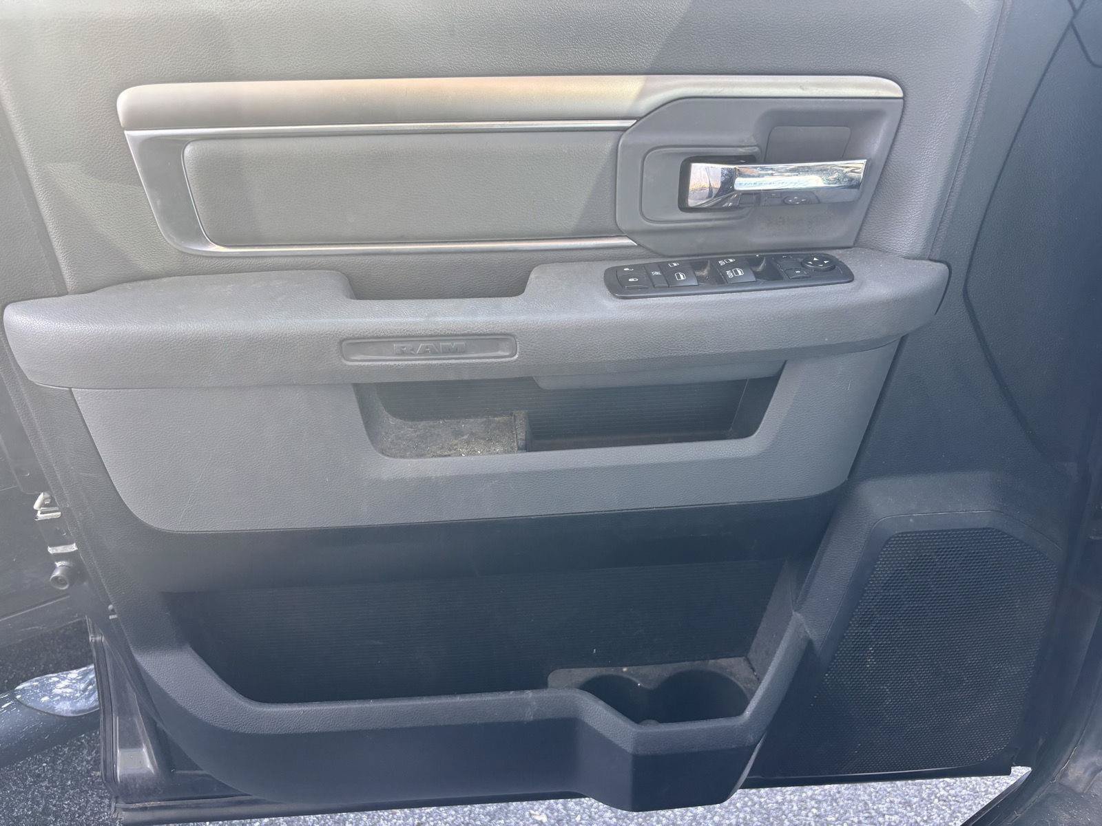 Used 2017 RAM 1500 Classic SLT AWD/4WD image 24
