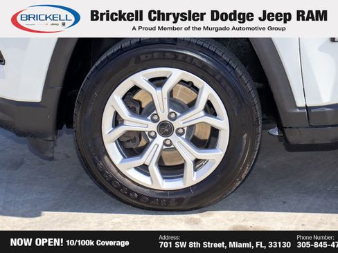 Used 2025 Jeep Compass Latitude image 35