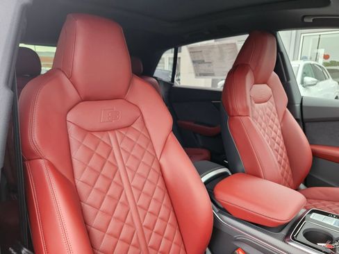 New 2026 Audi SQ8 Premium Plus AWD/4WD image 18