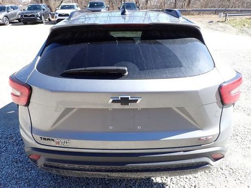Used 2025 Chevrolet Trax RS image 4