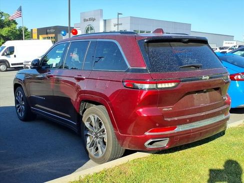 Used 2022 Jeep Grand Cherokee Overland w/ Luxury Tech Group IV AWD/4WD image 6