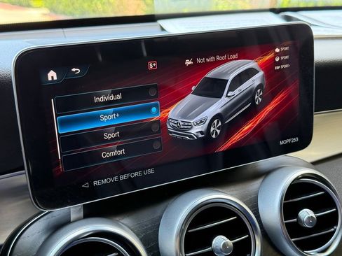 Certified 2022 Mercedes-Benz GLC 300 image 22