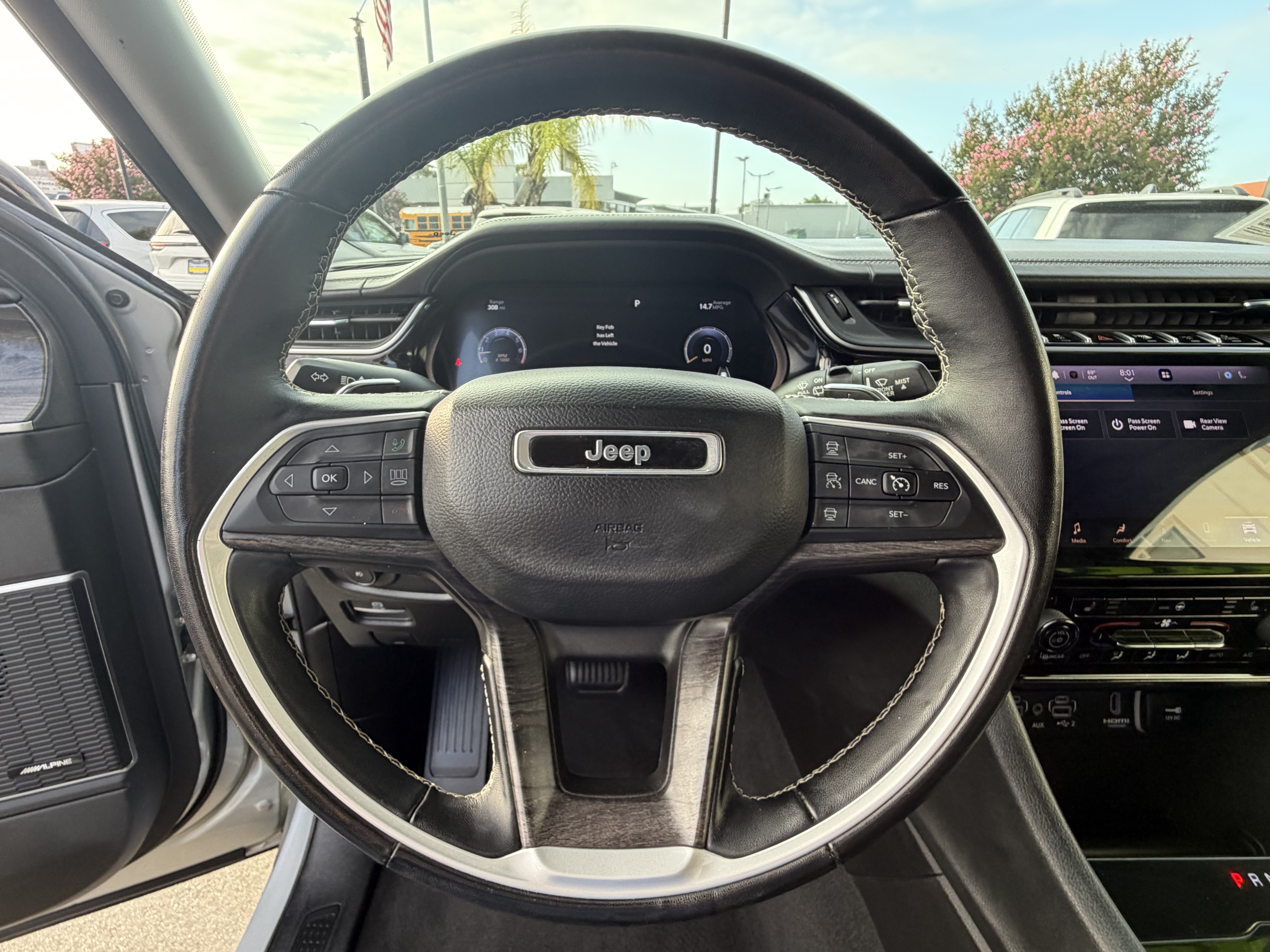 Used 2022 Jeep Grand Cherokee Limited RWD image 29