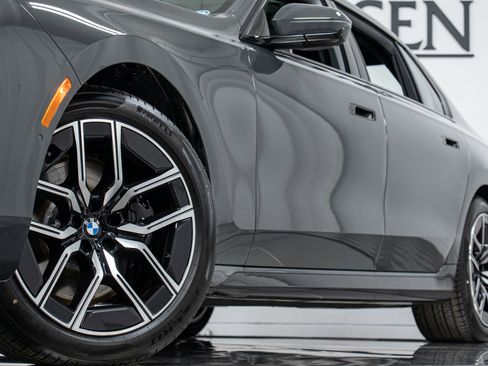 New 2026 BMW 740i xDrive image 27