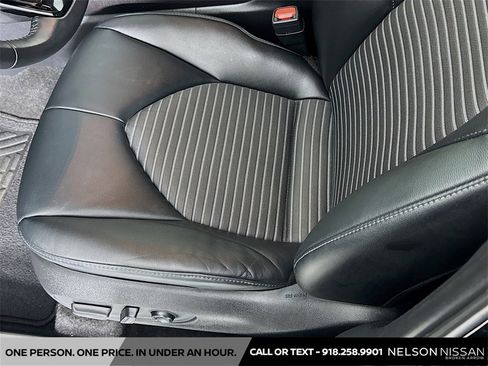 Used 2024 Toyota Highlander XSE image 18