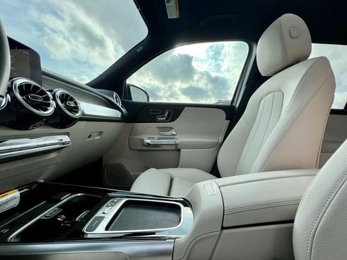 Certified 2026 Mercedes-Benz GLB 250 4MATIC image 18